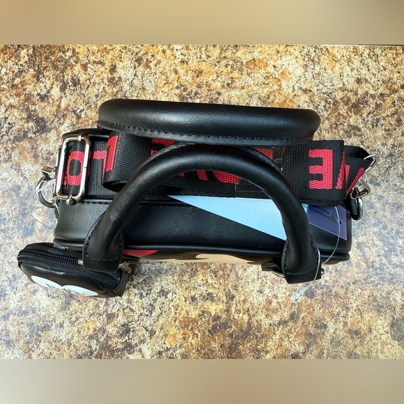 Betty Boop LOVE Crossbody Handbag - Picture 4 of 13